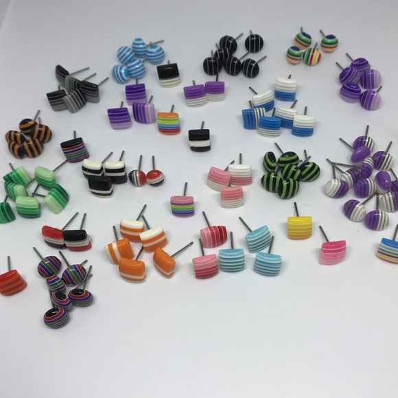 Black And White Minimalist Stud Earrings - Picture 10 of 12